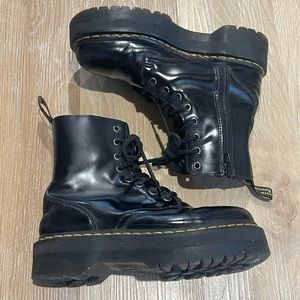 Dr. Martens airwalk boots